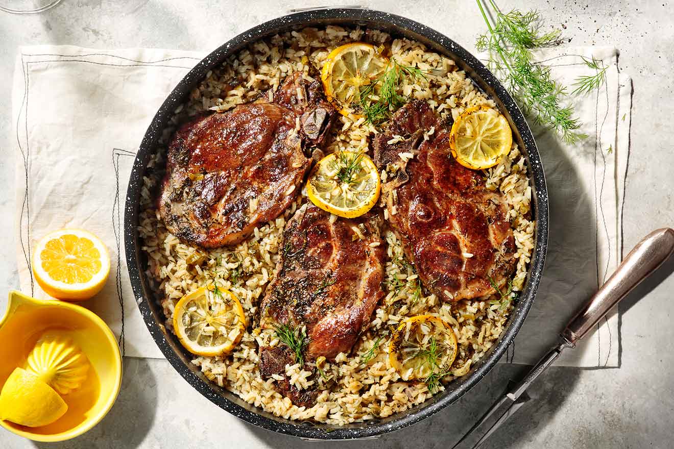 Χοιρινές μπριζόλες με ρύζι στον φούρνο